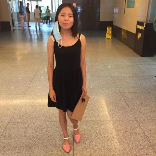 李梅的生活照,生活照中的温馨时光